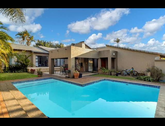 4 BEDROOM PROPERTY TO RENT IN FOURWAYS GARDENS